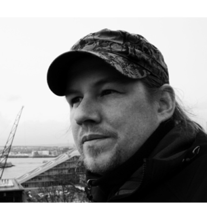 Mann mit Schirmm&uuml;tze